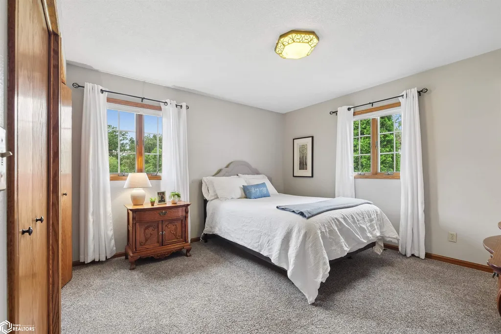 1032 Oakland Drive Tama IA 52339