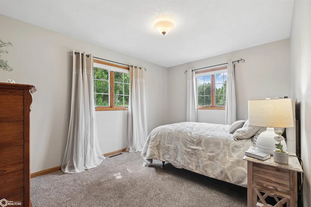 1032 Oakland Drive Tama IA 52339