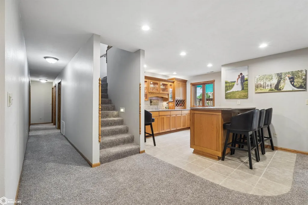 1032 Oakland Drive Tama IA 52339
