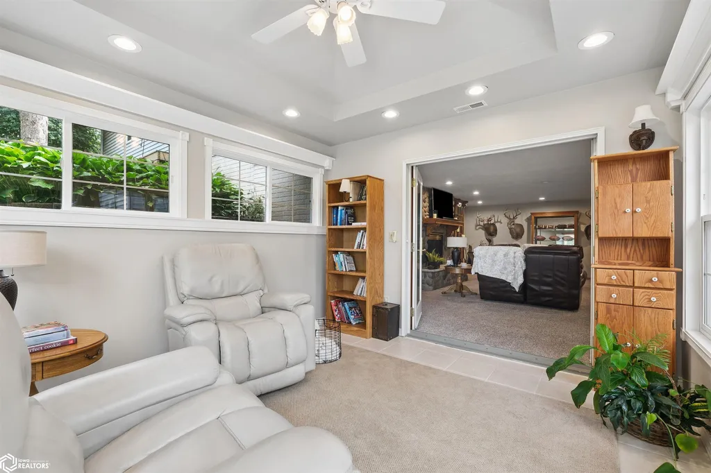 1032 Oakland Drive Tama IA 52339
