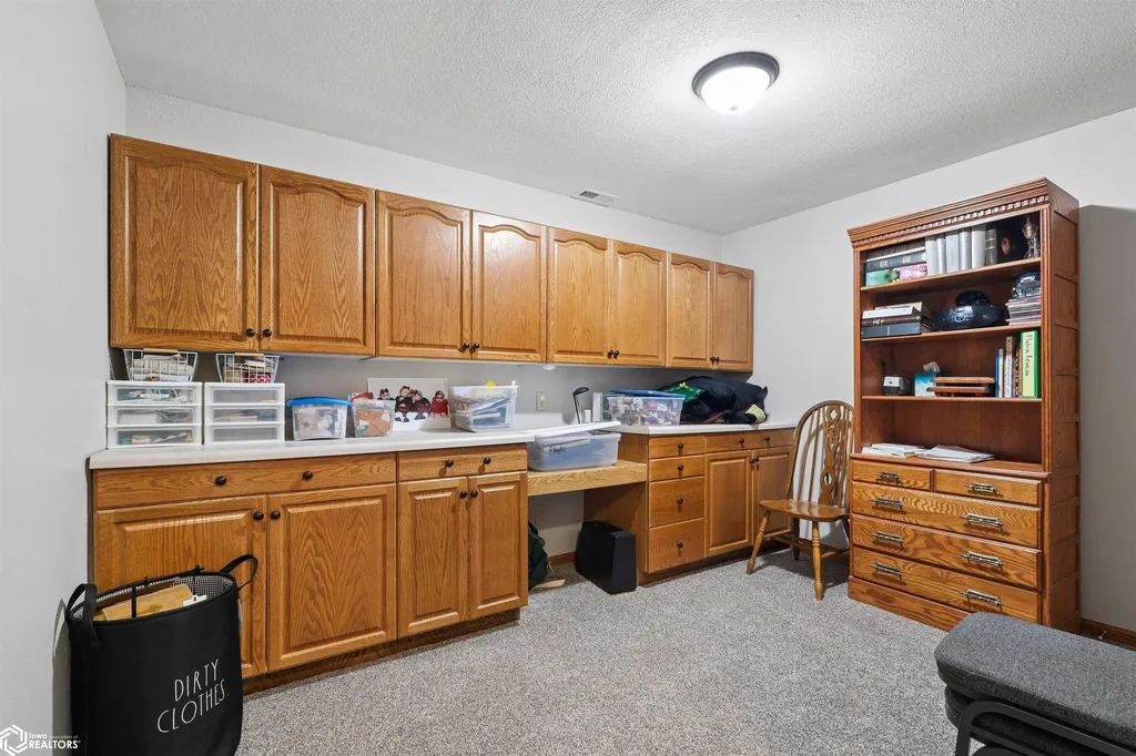 1032 Oakland Drive Tama IA 52339
