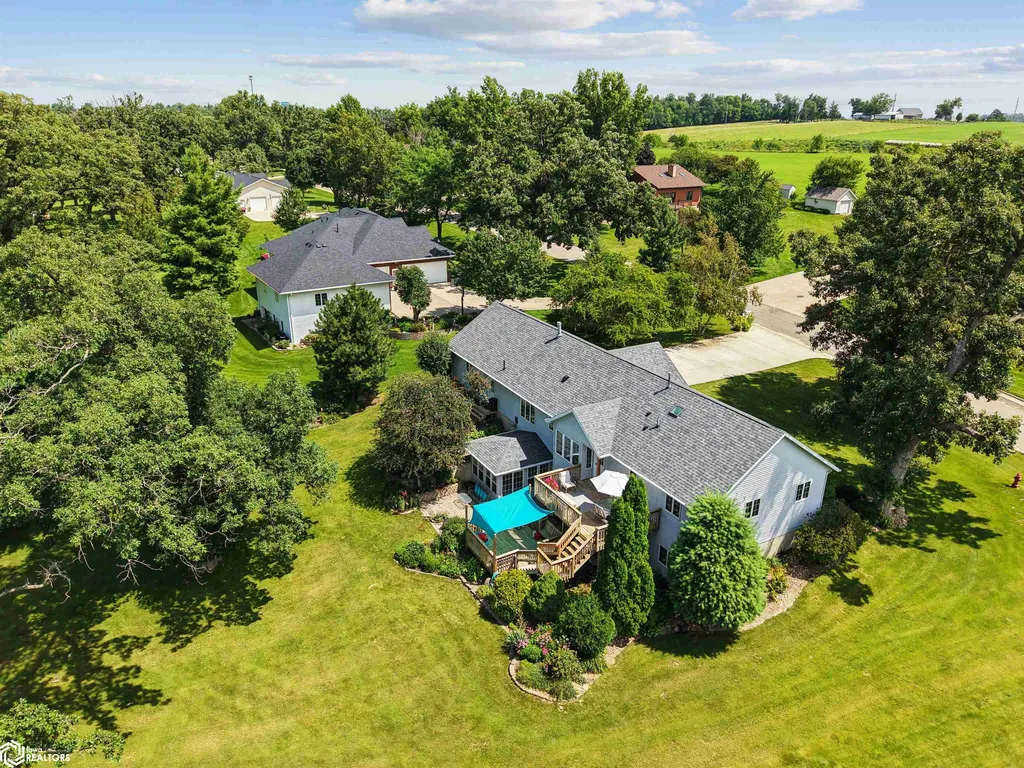 1032 Oakland Drive Tama IA 52339