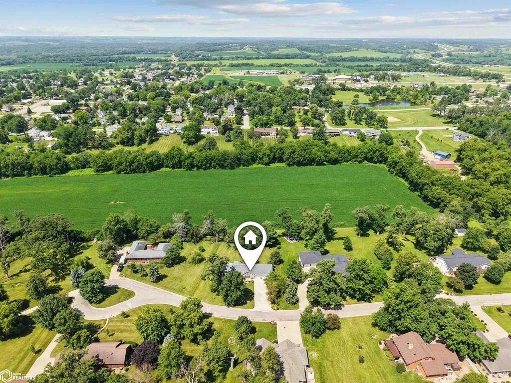 1032 Oakland Drive Tama IA 52339