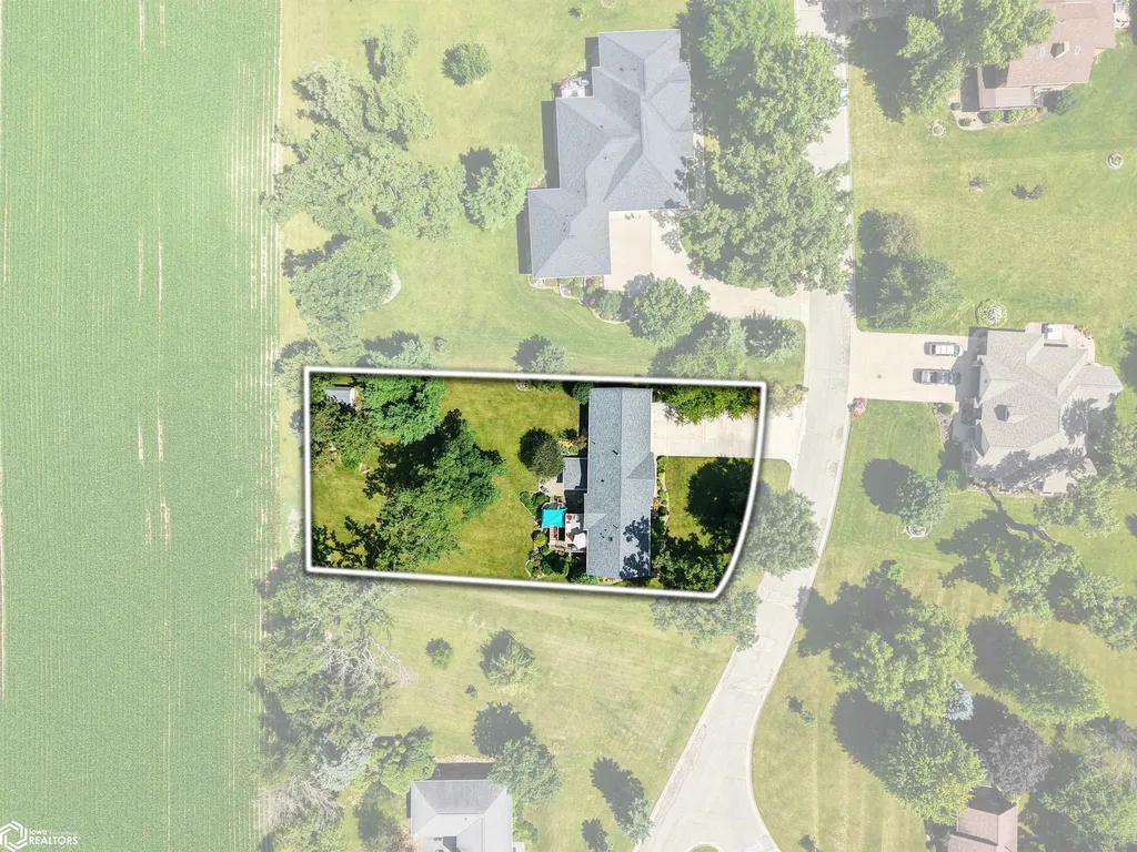 1032 Oakland Drive Tama IA 52339