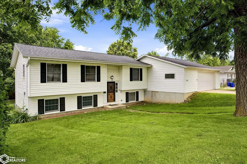 1356 Main Street Center Point IA 52213