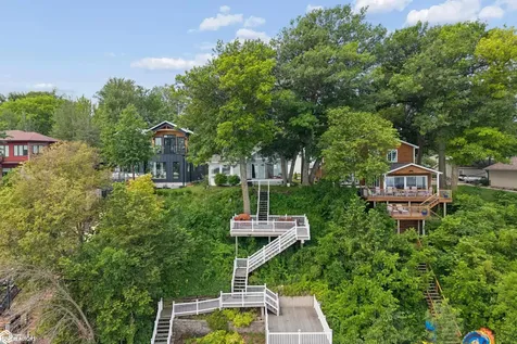 5318 Lakeview Drive Clear Lake IA 50428