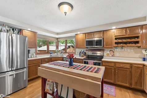 5318 Lakeview Drive Clear Lake IA 50428
