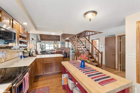 5318 Lakeview Drive Clear Lake IA 50428