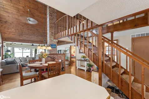 5318 Lakeview Drive Clear Lake IA 50428