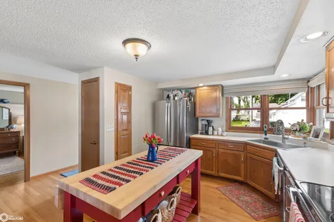5318 Lakeview Drive Clear Lake IA 50428