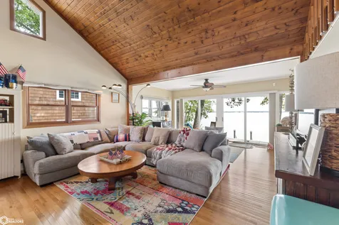5318 Lakeview Drive Clear Lake IA 50428
