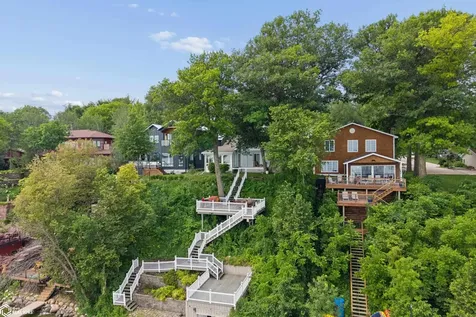 5318 Lakeview Drive Clear Lake IA 50428
