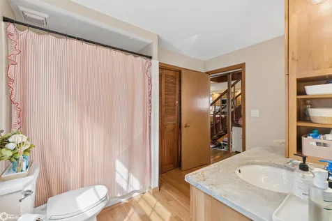 5318 Lakeview Drive Clear Lake IA 50428