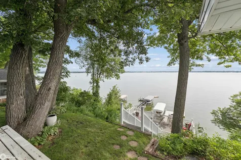5318 Lakeview Drive Clear Lake IA 50428