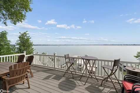5318 Lakeview Drive Clear Lake IA 50428