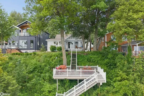 5318 Lakeview Drive Clear Lake IA 50428