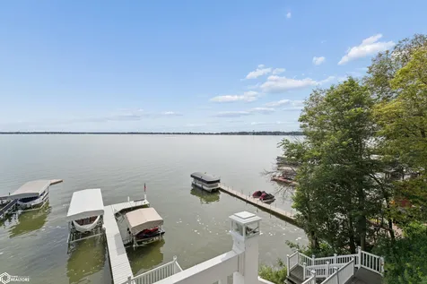 5318 Lakeview Drive Clear Lake IA 50428