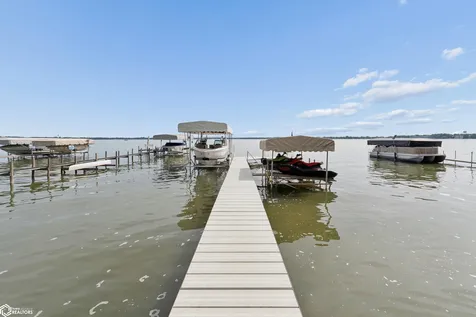 5318 Lakeview Drive Clear Lake IA 50428