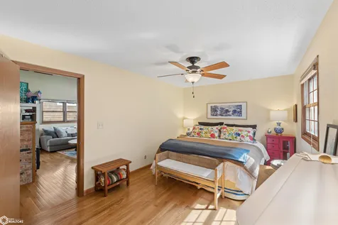 5318 Lakeview Drive Clear Lake IA 50428