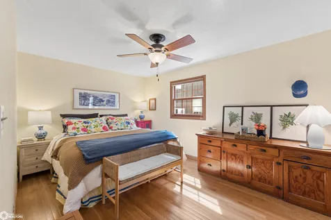 5318 Lakeview Drive Clear Lake IA 50428