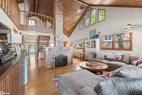 5318 Lakeview Drive Clear Lake IA 50428