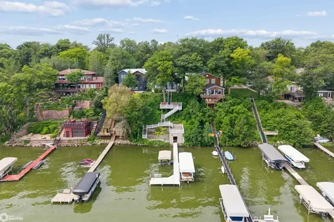 5318 Lakeview Drive Clear Lake IA 50428