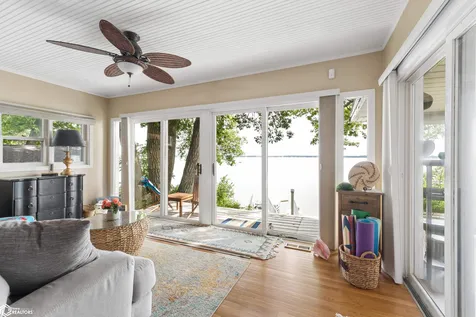 5318 Lakeview Drive Clear Lake IA 50428