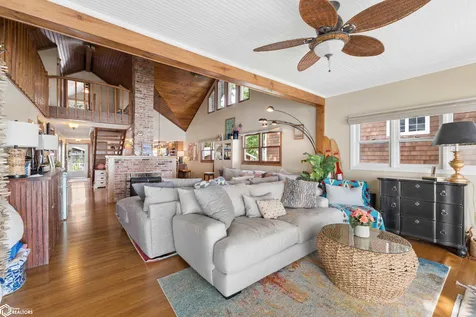 5318 Lakeview Drive Clear Lake IA 50428