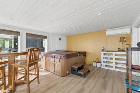 5318 Lakeview Drive Clear Lake IA 50428