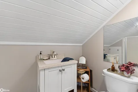 5318 Lakeview Drive Clear Lake IA 50428