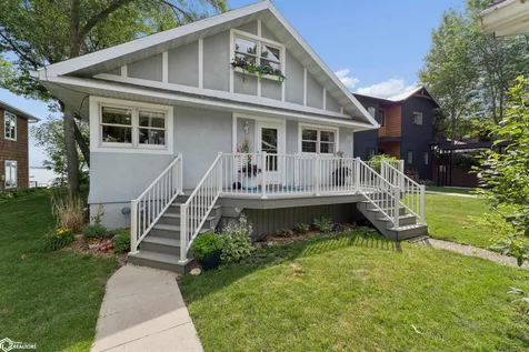 5318 Lakeview Drive Clear Lake IA 50428