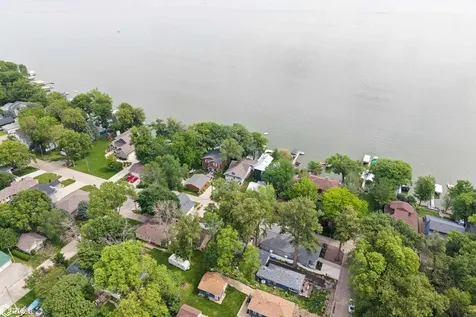 5318 Lakeview Drive Clear Lake IA 50428