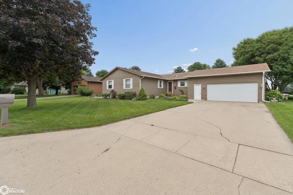 25 Charlestown Square Mason City IA 50401