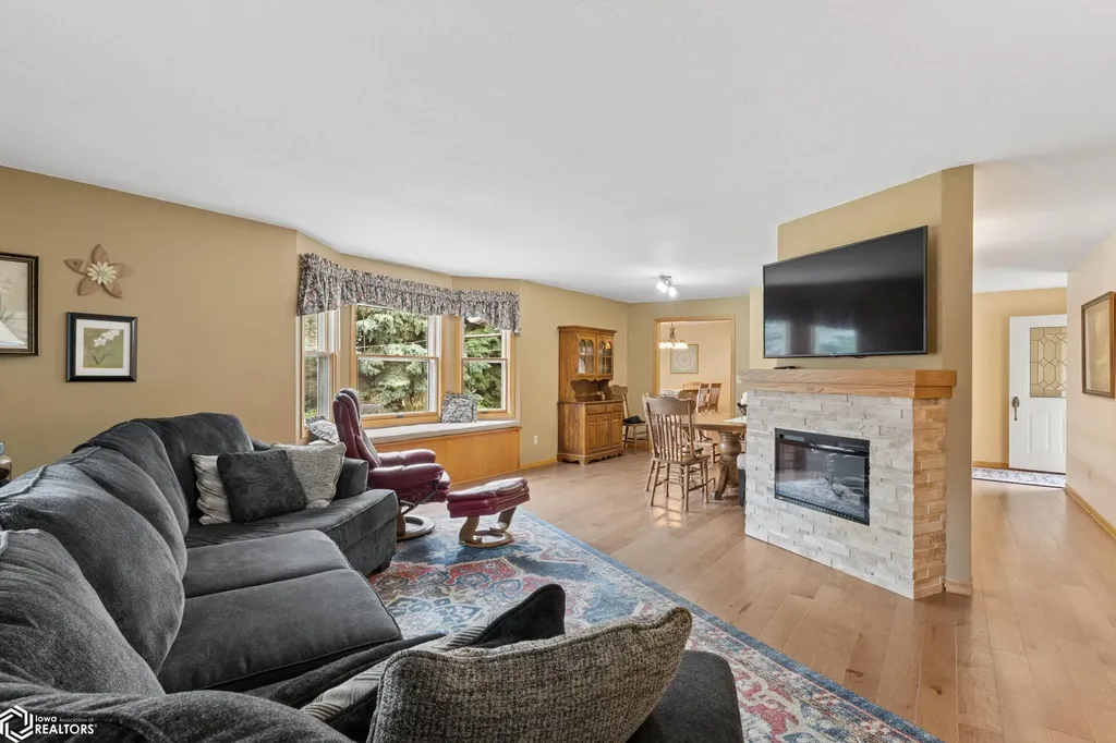 25 Charlestown Square Mason City IA 50401