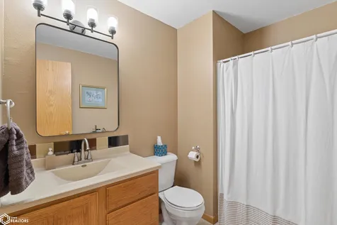 25 Charlestown Square Mason City IA 50401