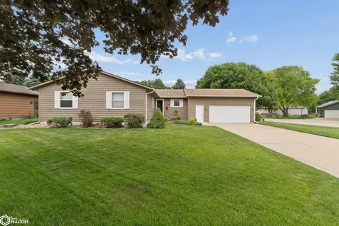 25 Charlestown Square Mason City IA 50401