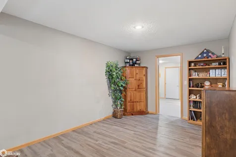 25 Charlestown Square Mason City IA 50401
