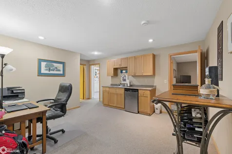 25 Charlestown Square Mason City IA 50401