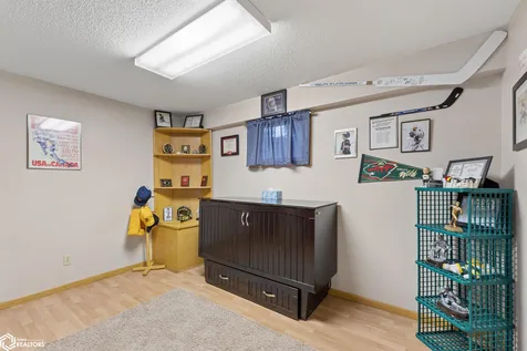 25 Charlestown Square Mason City IA 50401