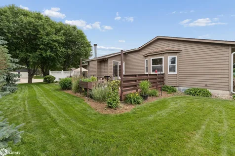 25 Charlestown Square Mason City IA 50401