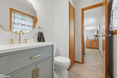 2832 Bock Street Burlington IA 52601
