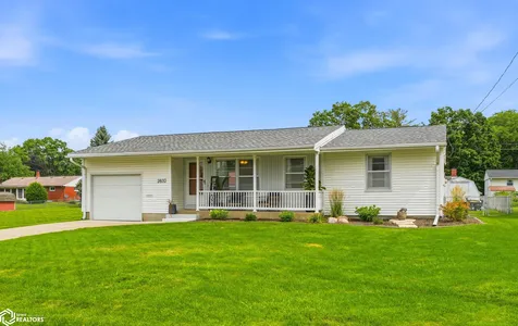 2832 Bock Street Burlington IA 52601