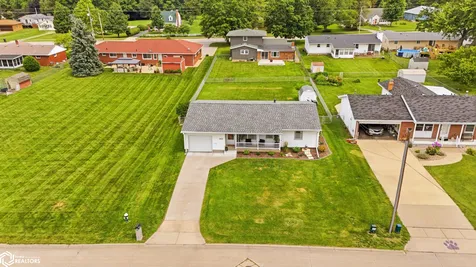 2832 Bock Street Burlington IA 52601