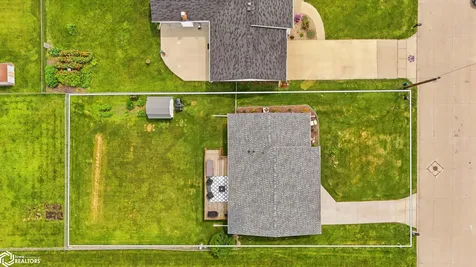 2832 Bock Street Burlington IA 52601