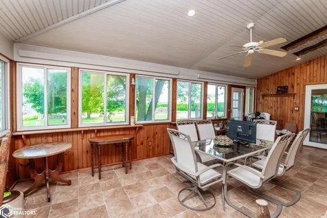 2054 350th Avenue Brooklyn IA 52211
