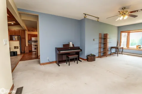 2054 350th Avenue Brooklyn IA 52211
