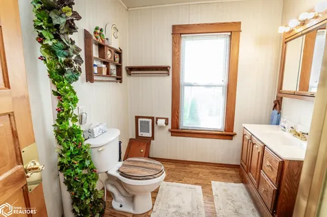2054 350th Avenue Brooklyn IA 52211