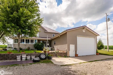 2054 350th Avenue Brooklyn IA 52211