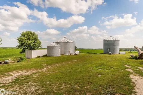 2054 350th Avenue Brooklyn IA 52211