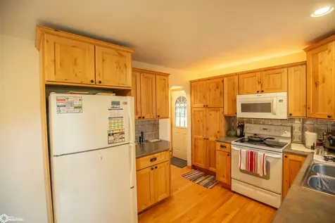 1308 E State Street Algona IA 50511